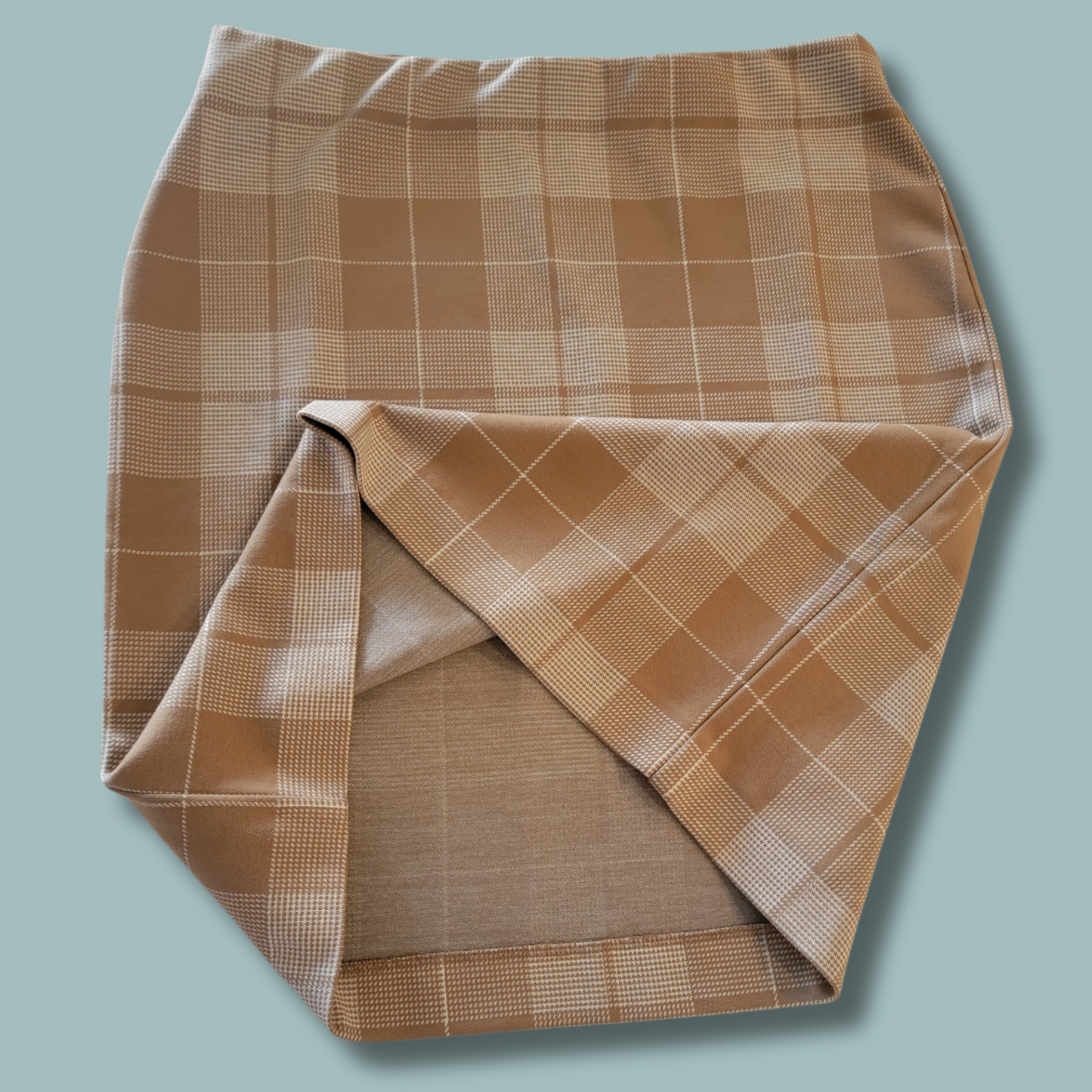 Ann Taylor Skirt, Plaid, Cream, Camel, Size Medium Petite