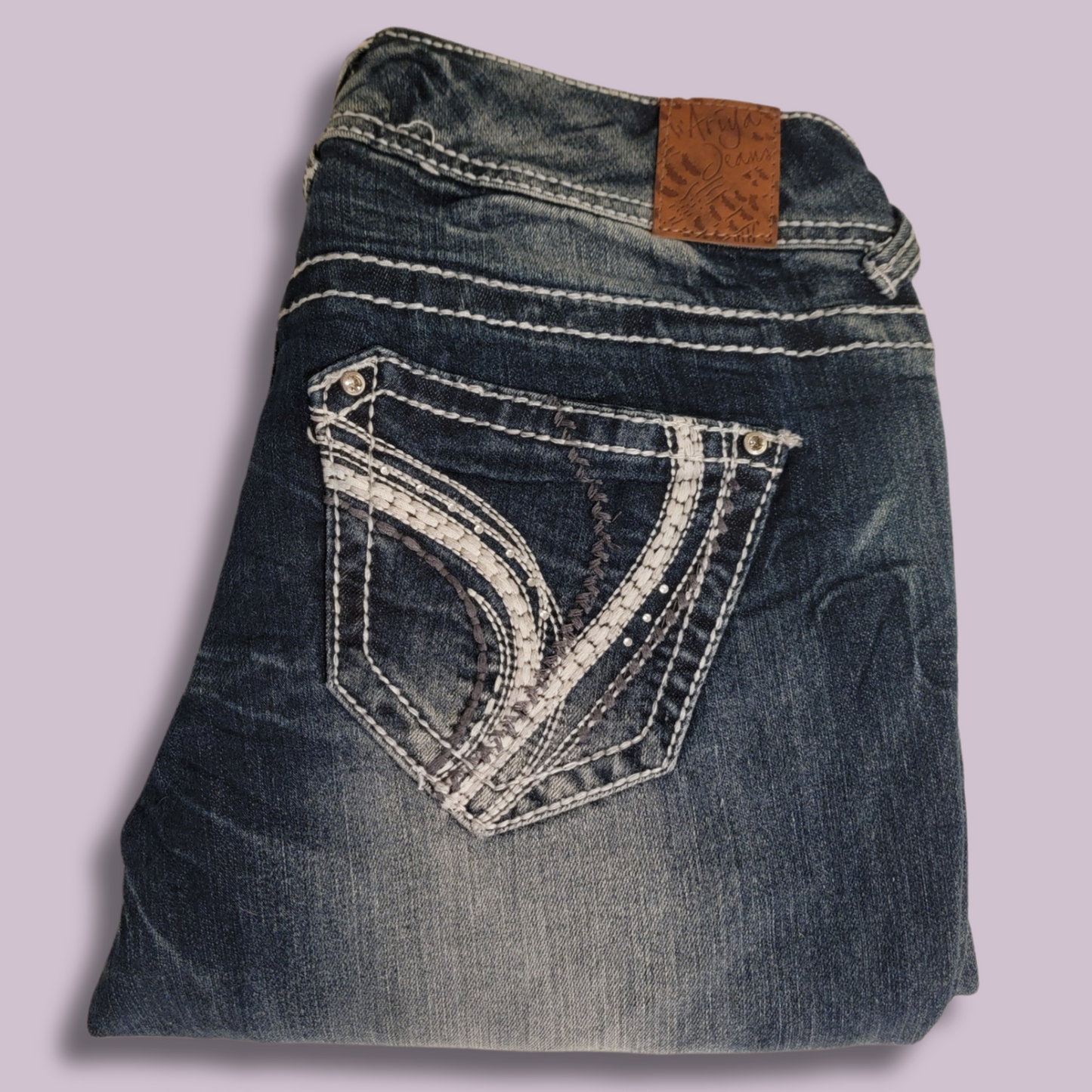 Ariya Jeans, Distressed, Detailed Stitching, Size 7/8